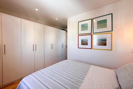 Apartamento à venda com 70m², 2 quartos e 2 vagas Apartamento à venda com 70m², 2 quartos e 2 vagasSuíte