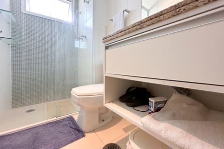 Apartamento à venda com 70m², 2 quartos e 2 vagas Apartamento à venda com 70m², 2 quartos e 2 vagasBanheiro Social