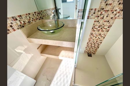 Apartamento à venda com 70m², 2 quartos e 1 vagaBanheiro da Suíte