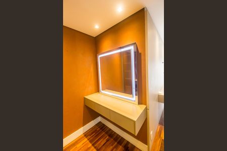 Apartamento para alugar com 110m², 2 quartos e 2 vagas Apartamento para alugar com 110m², 2 quartos e 2 vagasCloset da suíte 1