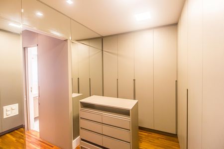 Apartamento para alugar com 110m², 2 quartos e 2 vagas Apartamento para alugar com 110m², 2 quartos e 2 vagasCloset da suíte 1