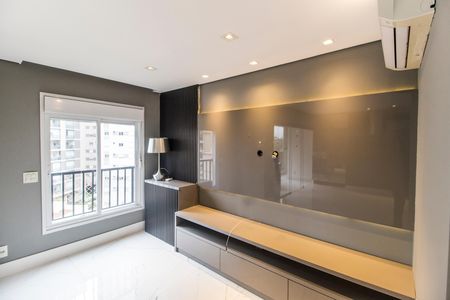 Sala  de apartamento para alugar com 2 quartos, 110m² em Alphaville Empresarial, Barueri