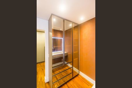 Apartamento para alugar com 110m², 2 quartos e 2 vagas Apartamento para alugar com 110m², 2 quartos e 2 vagasCloset da suíte 1