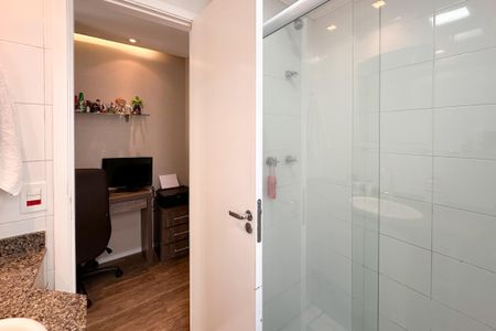 Apartamento à venda com 83m², 3 quartos e 2 vagasBanheiro da Suíte