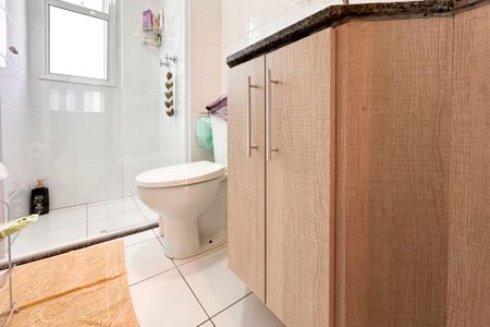 Apartamento à venda com 83m², 3 quartos e 2 vagasBanheiro Social