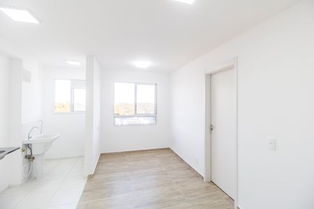 Sala  de apartamento para alugar com 2 quartos, 38m² em Alto de Santa Lucia, Carapicuíba