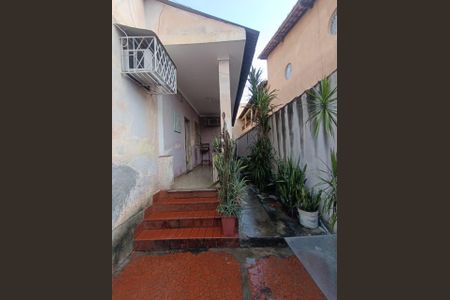 Casa para alugar com 200m², 3 quartos e 4 vagasQuintal