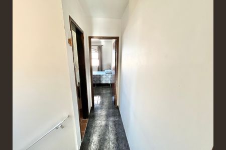 Corredor de casa à venda com 2 quartos, 100m² em Vila Romero, São Paulo