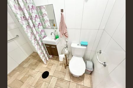 Casa à venda com 100m², 2 quartos e 1 vagaBanheiro de serviço
