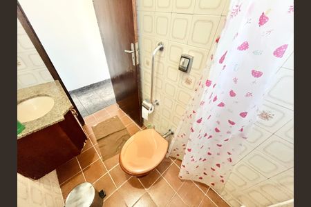 Casa à venda com 100m², 2 quartos e 1 vagaBanheiro