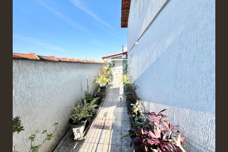 Casa à venda com 100m², 2 quartos e 1 vagaQuintal