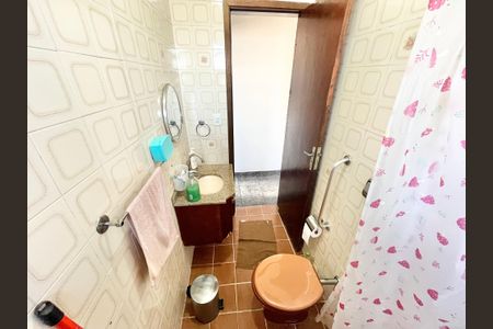 Casa à venda com 100m², 2 quartos e 1 vagaBanheiro
