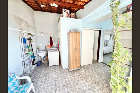 Casa à venda com 100m², 2 quartos e 1 vagaQuintal