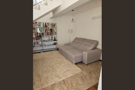 Casa de condomínio à venda com 330m², 4 quartos e 4 vagasSala