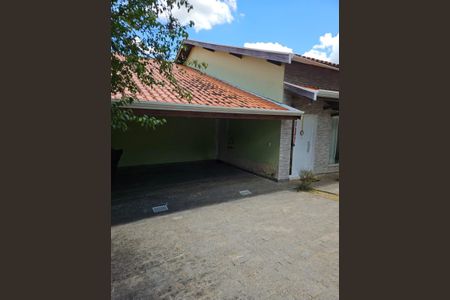 Casa de condomínio à venda com 330m², 4 quartos e 4 vagasFachada
