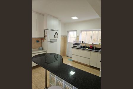 Casa de condomínio à venda com 330m², 4 quartos e 4 vagasCozinha