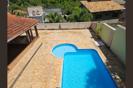 Casa de condomínio à venda com 330m², 4 quartos e 4 vagasÁrea externa
