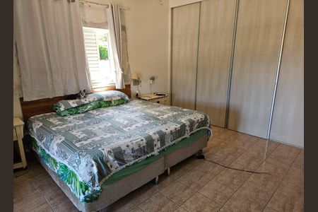 Casa de condomínio à venda com 330m², 4 quartos e 4 vagasQuarto