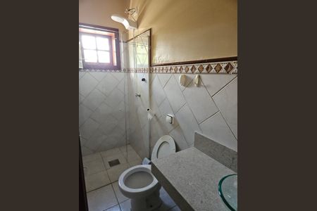 Casa de condomínio à venda com 330m², 4 quartos e 4 vagasBanheiro