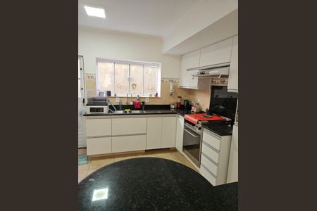 Casa de condomínio à venda com 330m², 4 quartos e 4 vagasCozinha