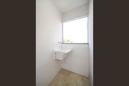Apartamento à venda com 33m², 2 quartos e sem vagaÁread e serviço