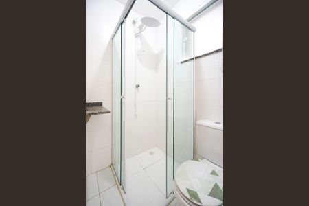 Banheiro social de apartamento à venda com 2 quartos, 33m² em Vila Esperança, São Paulo