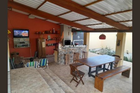 Casa à venda com 4 quartos, 220m² em Parque Valenca II, Campinas