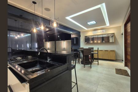 Casa de condomínio para alugar com 350m², 5 quartos e 2 vagas