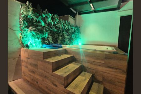 Casa de condomínio para alugar com 350m², 5 quartos e 2 vagas