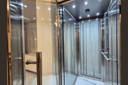 Casa de condomínio para alugar com 350m², 5 quartos e 2 vagas