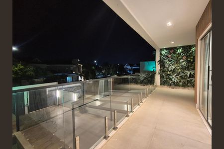 Casa de condomínio para alugar com 350m², 5 quartos e 2 vagas