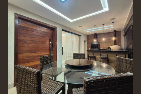 Casa de condomínio para alugar com 350m², 5 quartos e 2 vagas