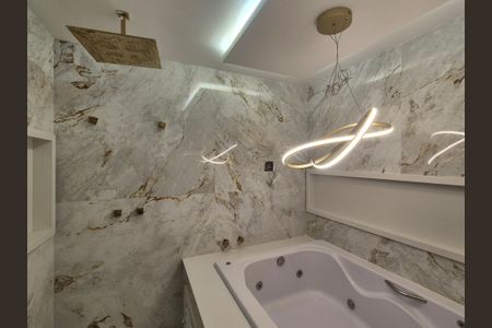 Casa de condomínio para alugar com 350m², 5 quartos e 2 vagas