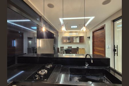 Casa de condomínio para alugar com 350m², 5 quartos e 2 vagas