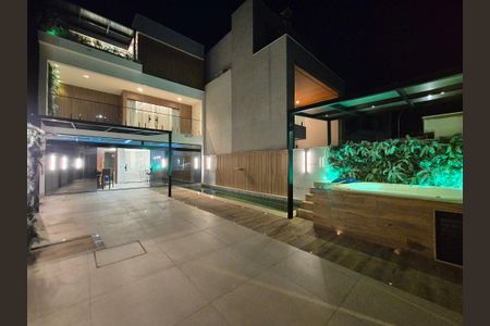 Casa de condomínio para alugar com 350m², 5 quartos e 2 vagas