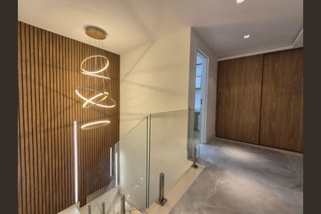 Casa de condomínio para alugar com 350m², 5 quartos e 2 vagas