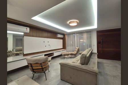 Casa de Condomínio para alugar com 5 quartos, 350m² em Vargem Grande, Rio de Janeiro