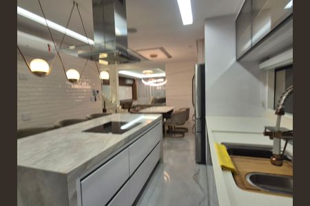 Casa de condomínio para alugar com 350m², 5 quartos e 2 vagas