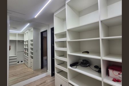 Casa de condomínio para alugar com 350m², 5 quartos e 2 vagas