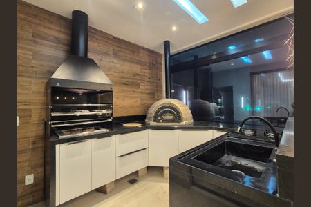 Casa de condomínio para alugar com 350m², 5 quartos e 2 vagas