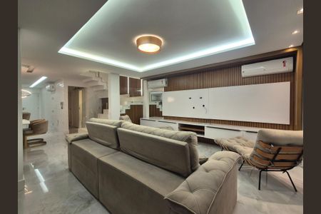 Casa de condomínio para alugar com 350m², 5 quartos e 2 vagas