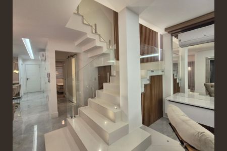 Casa de condomínio para alugar com 350m², 5 quartos e 2 vagas