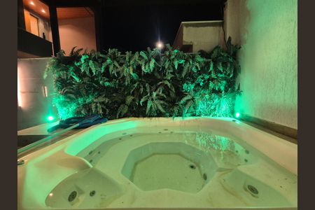 Casa de condomínio para alugar com 350m², 5 quartos e 2 vagas