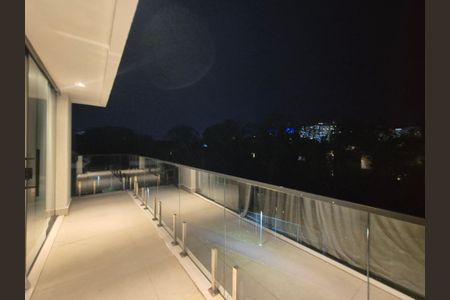 Casa de condomínio para alugar com 350m², 5 quartos e 2 vagas