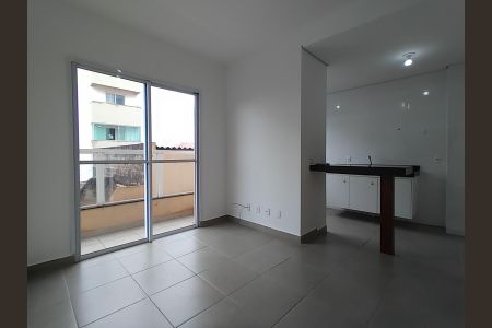 Sala de apartamento para alugar com 2 quartos, 55m² em Santa Mônica, Uberlândia