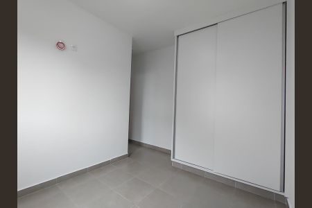 Quarto 1 de apartamento para alugar com 2 quartos, 55m² em Santa Mônica, Uberlândia