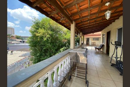 Casa à venda com 17m², 4 quartos e 3 vagas