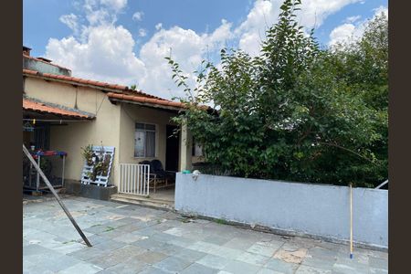 Casa à venda com 17m², 4 quartos e 3 vagas