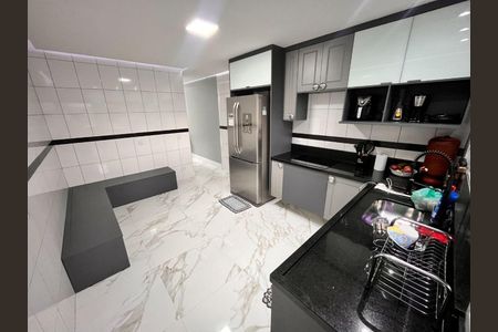 Casa à venda com 2 quartos, 100m² em Vila Yara, São Paulo