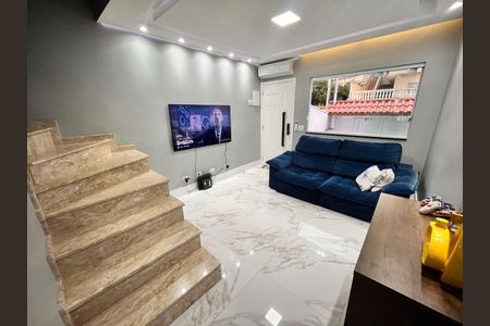 Casa à venda com 2 quartos, 100m² em Vila Yara, São Paulo